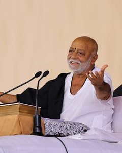 Morari Bapu