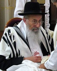 Zvi Tau